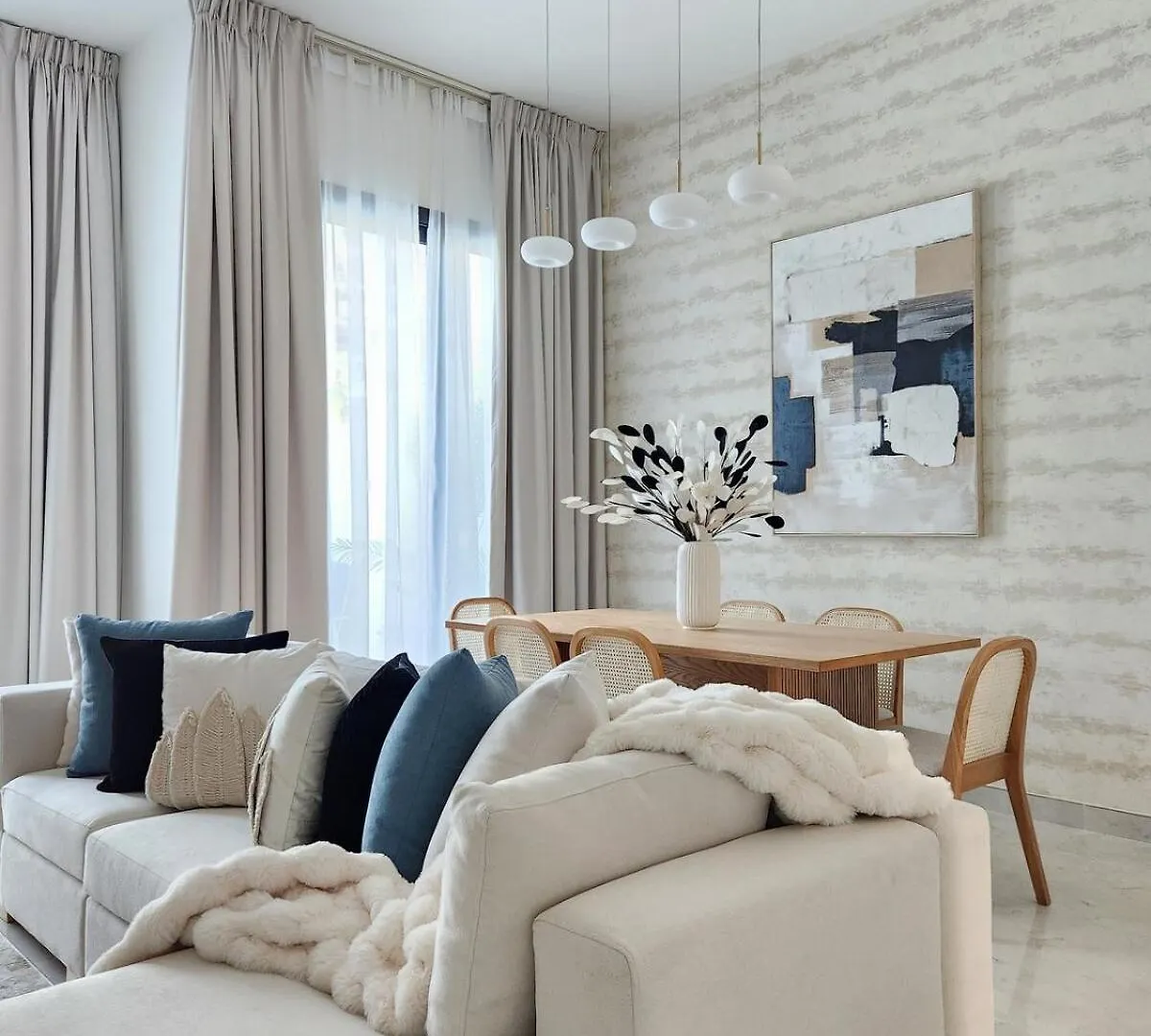 Nasma Luxury Stays - Lakeside Retreat, Stylish & Cozy Villa Stay Рас-эль-Хайма