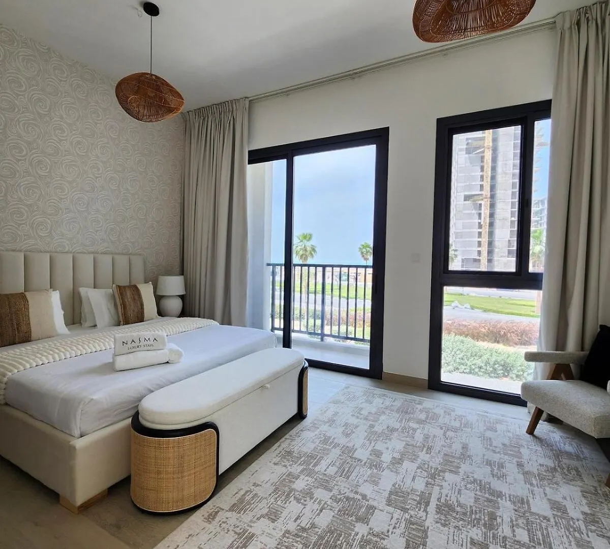 Апартаменты Nasma Luxury Stays - Lakeside Retreat, Stylish & Cozy Villa Stay Рас-эль-Хайма ОАЭ