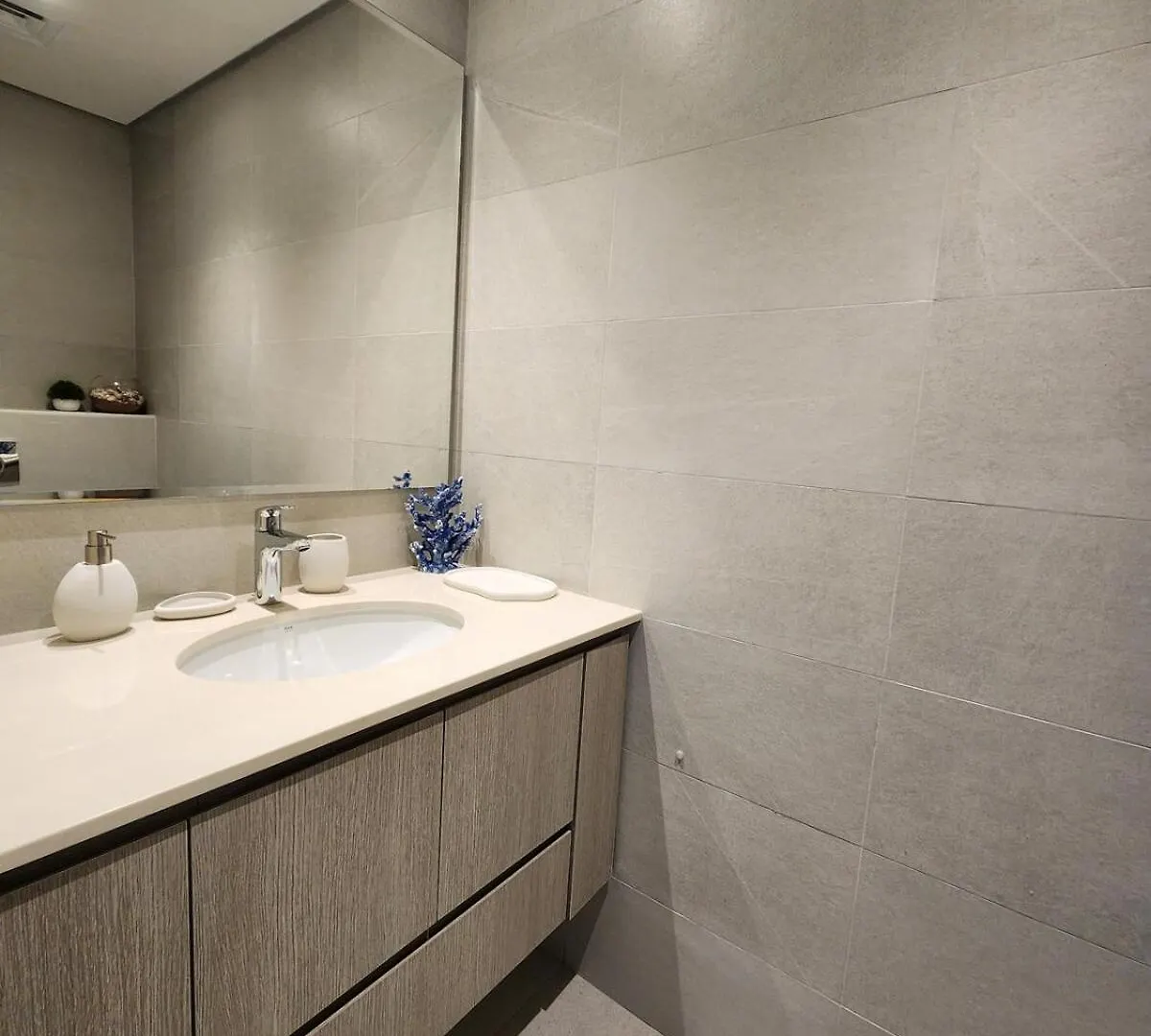 Nasma Luxury Stays - Lakeside Retreat, Stylish & Cozy Villa Stay Рас-эль-Хайма ОАЭ