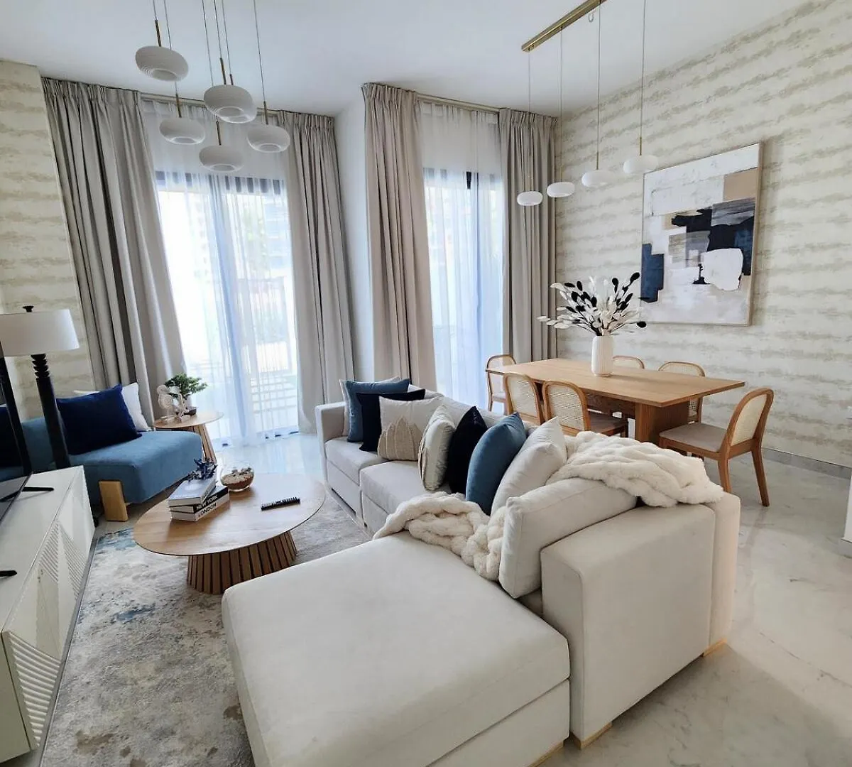 Nasma Luxury Stays - Lakeside Retreat, Stylish & Cozy Villa Stay Рас-эль-Хайма