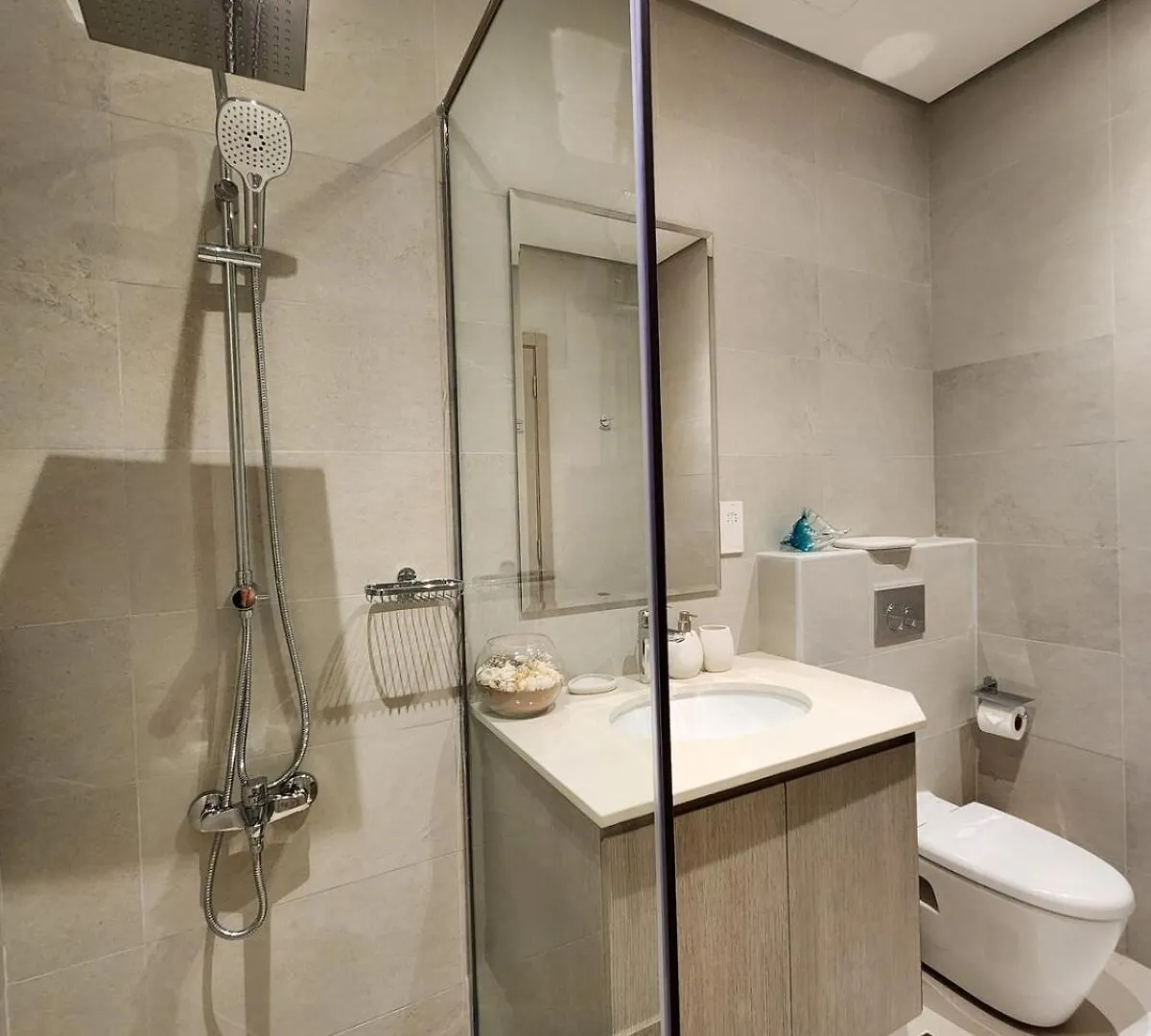 Nasma Luxury Stays - Lakeside Retreat, Stylish & Cozy Villa Stay Рас-эль-Хайма 0*,  ОАЭ